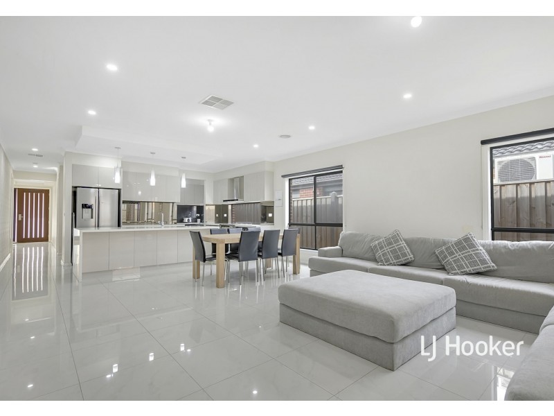 64 Docker Circuit, Mickleham VIC 3064