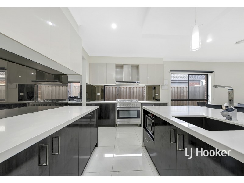 64 Docker Circuit, Mickleham VIC 3064