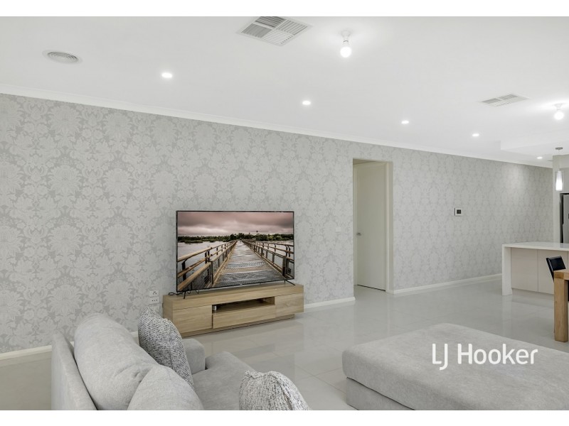 64 Docker Circuit, Mickleham VIC 3064