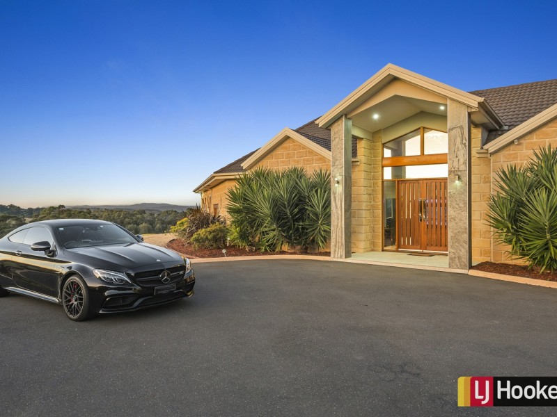 120 Dolomite Rise, Hidden Valley VIC 3756