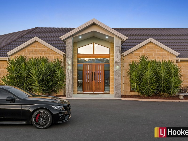 120 Dolomite Rise, Hidden Valley VIC 3756