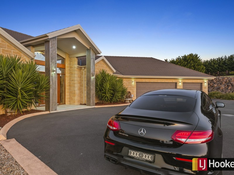 120 Dolomite Rise, Hidden Valley VIC 3756