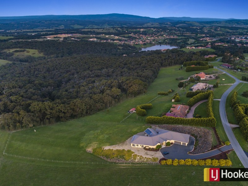 120 Dolomite Rise, Hidden Valley VIC 3756