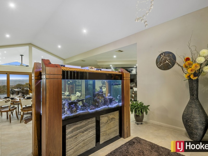 120 Dolomite Rise, Hidden Valley VIC 3756
