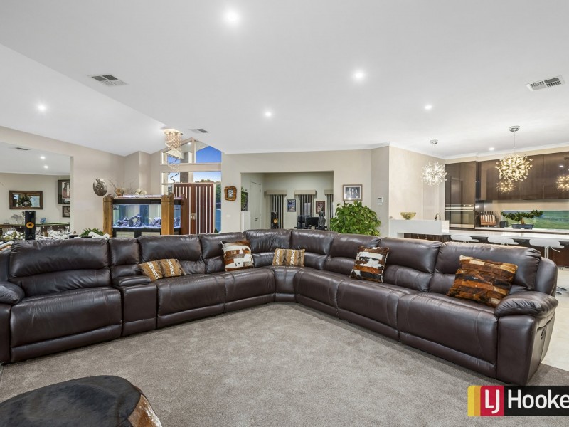 120 Dolomite Rise, Hidden Valley VIC 3756