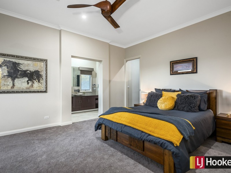 120 Dolomite Rise, Hidden Valley VIC 3756