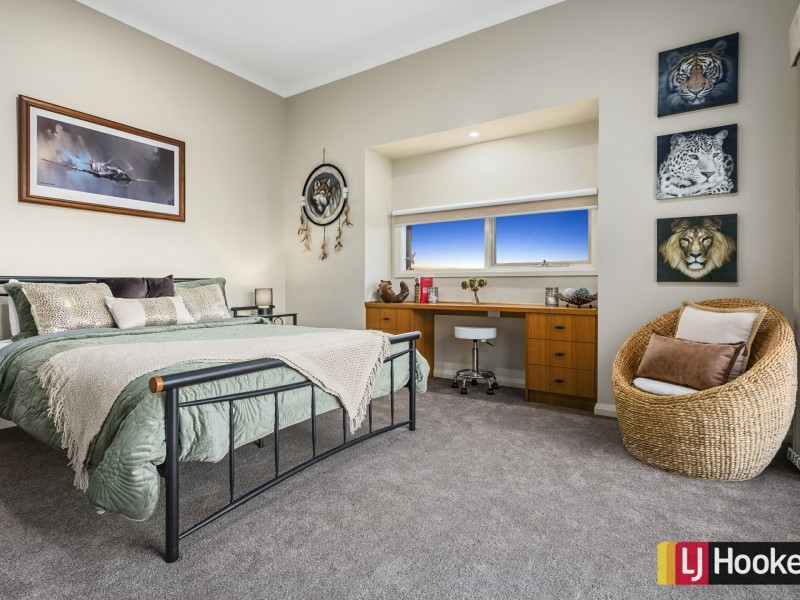 120 Dolomite Rise, Hidden Valley VIC 3756