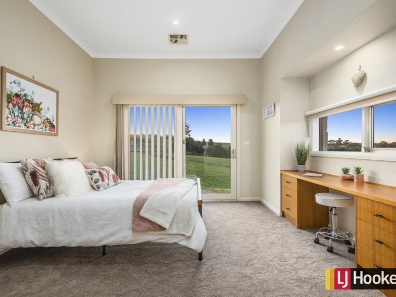 120 Dolomite Rise, Hidden Valley VIC 3756