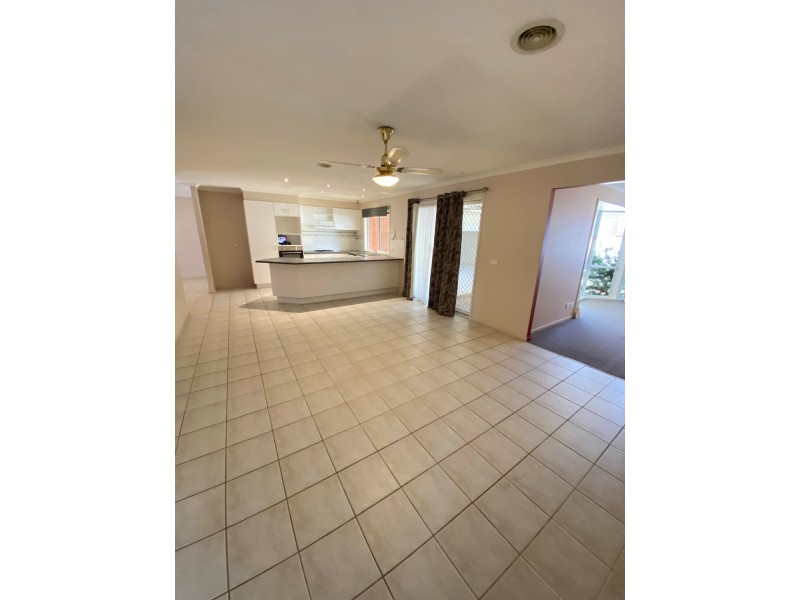 6 Almond Avenue, Wallan VIC 3756