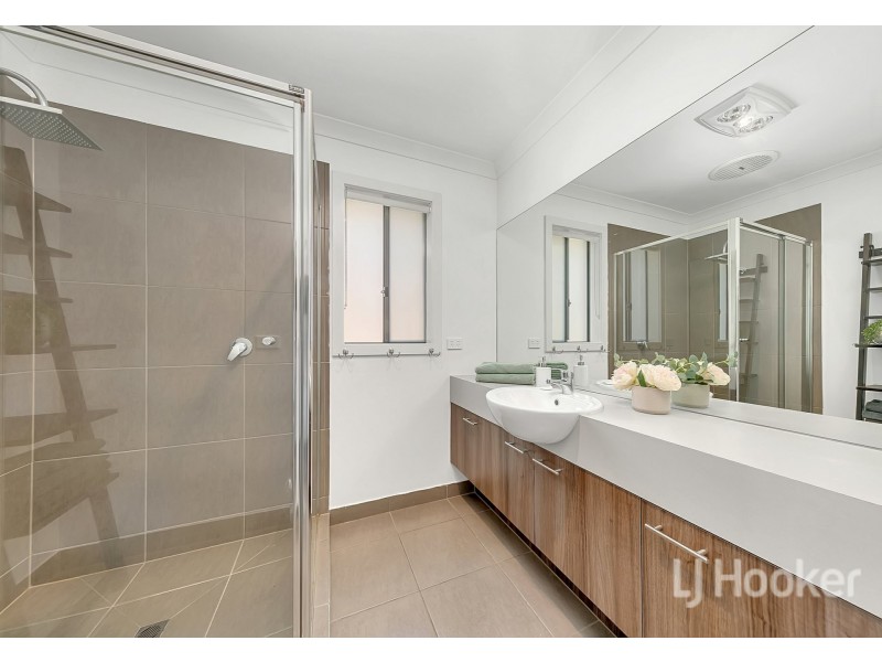 19 Berry Saltbush Drive, Wallan VIC 3756