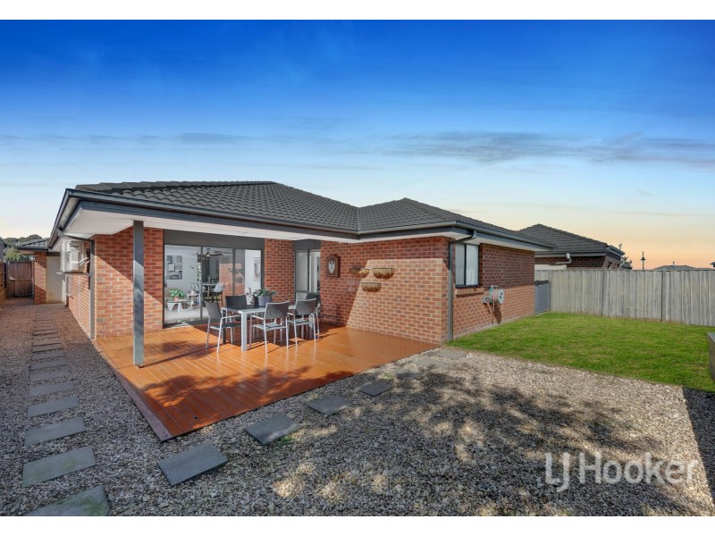 19 Berry Saltbush Drive, Wallan VIC 3756