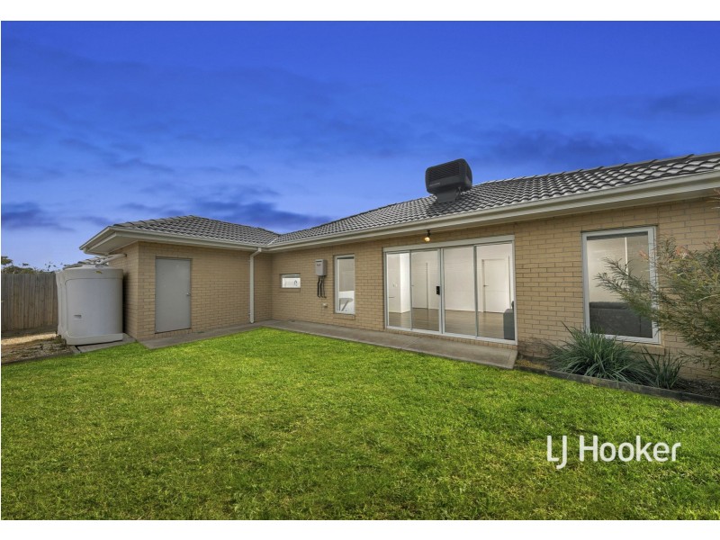Unit 1/141 Dudley Street, Wallan VIC 3756