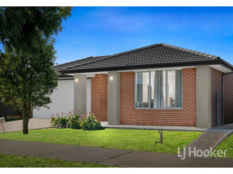 48 Holly Drive, Wallan VIC 3756