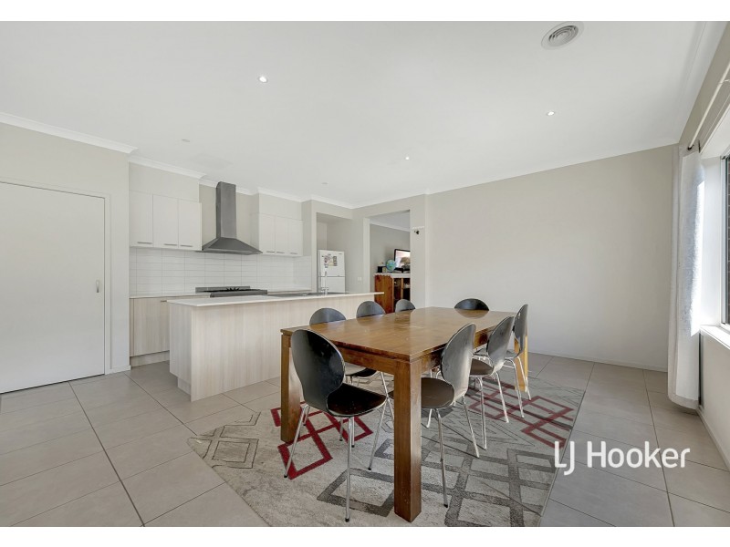 48 Holly Drive, Wallan VIC 3756