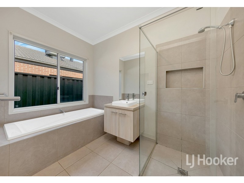 48 Holly Drive, Wallan VIC 3756