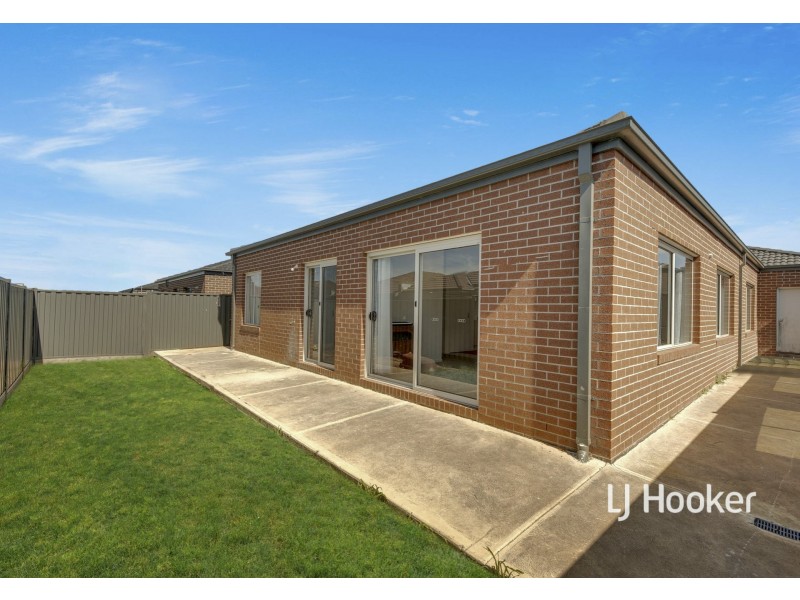 48 Holly Drive, Wallan VIC 3756