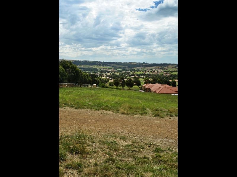 90 Eastern Ridge, Hidden Valley VIC 3756