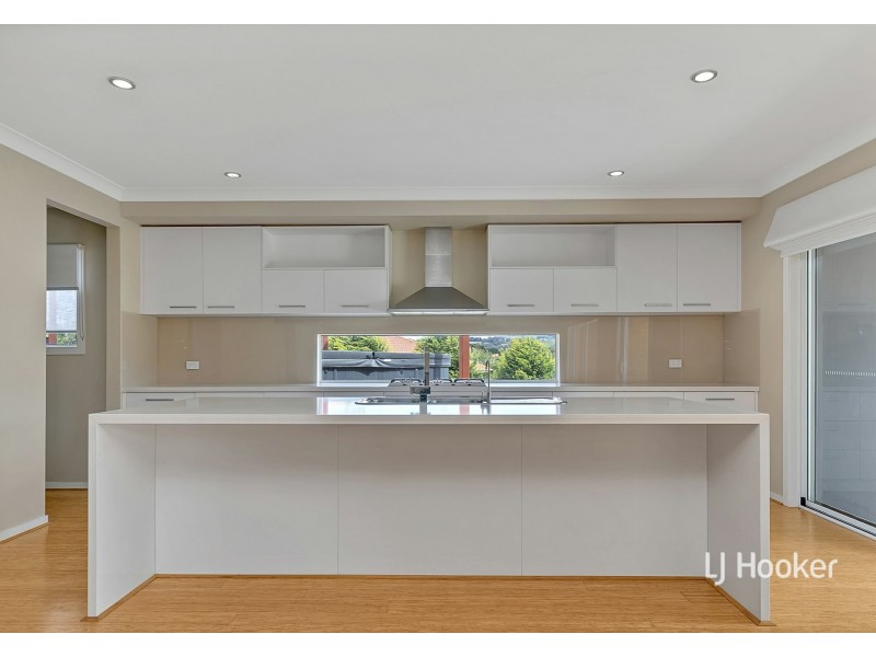 17 Cavallo Crescent, Hidden Valley VIC 3756