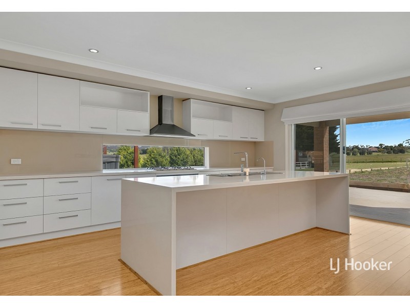 17 Cavallo Crescent, Hidden Valley VIC 3756