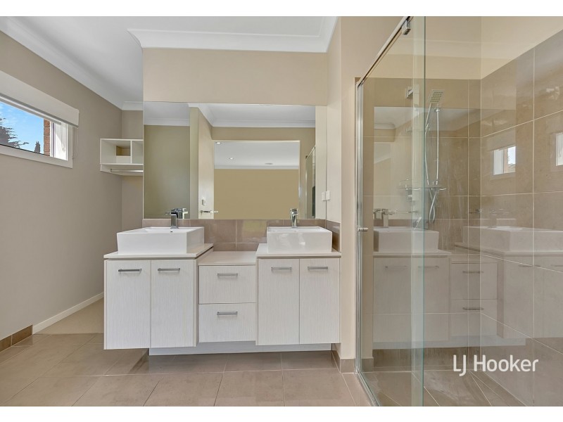 17 Cavallo Crescent, Hidden Valley VIC 3756