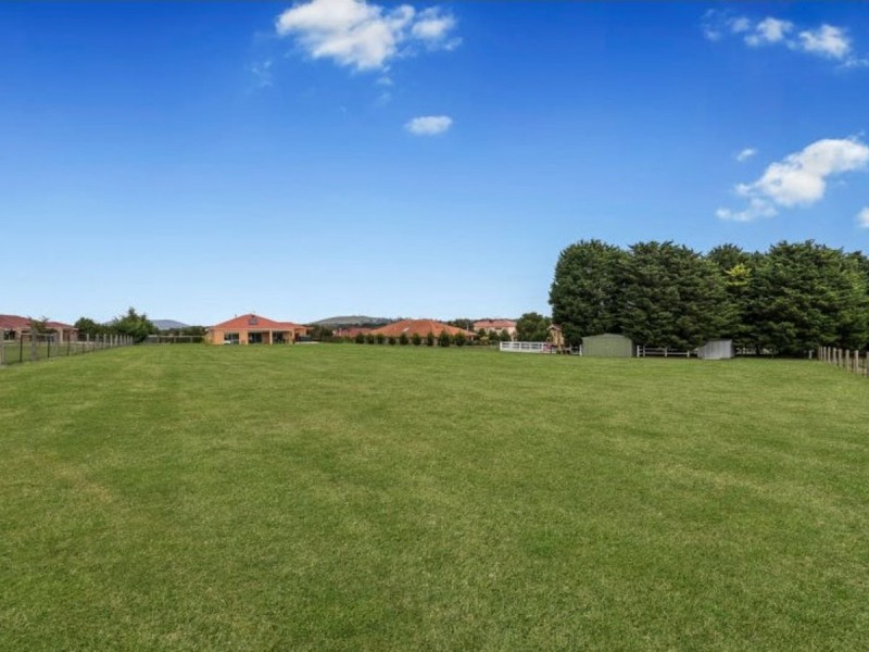 17 Cavallo Crescent, Hidden Valley VIC 3756