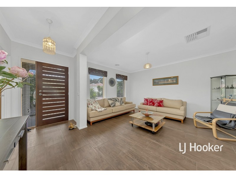 28 Carmelo Court, Hidden Valley VIC 3756