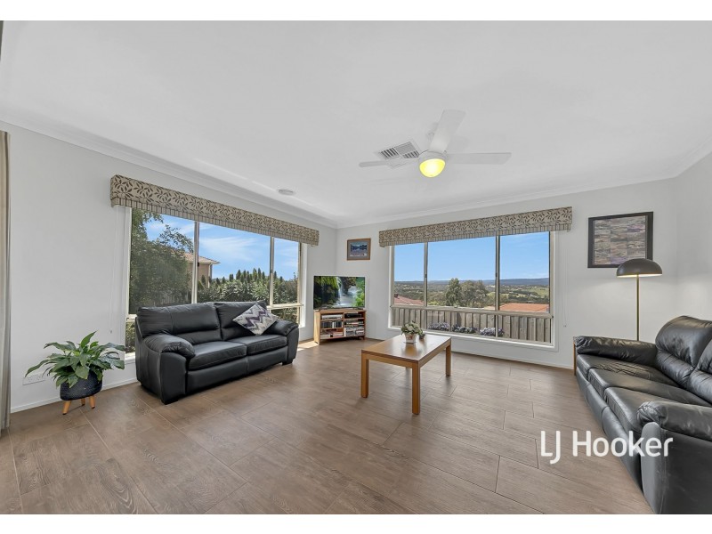 28 Carmelo Court, Hidden Valley VIC 3756