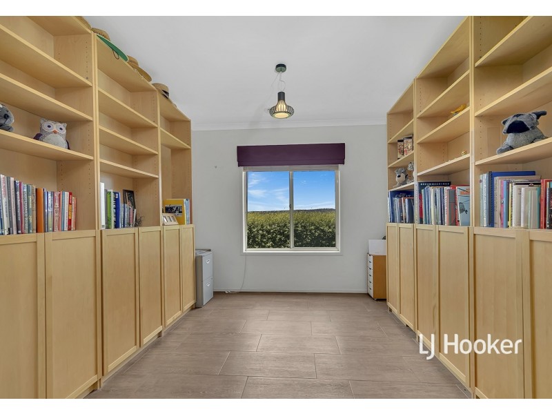 28 Carmelo Court, Hidden Valley VIC 3756