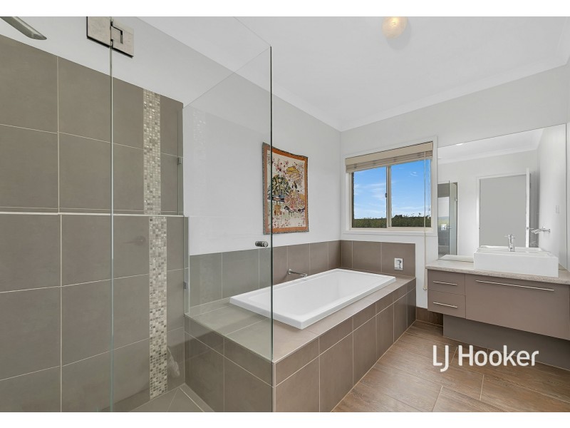 28 Carmelo Court, Hidden Valley VIC 3756