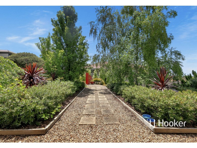 28 Carmelo Court, Hidden Valley VIC 3756