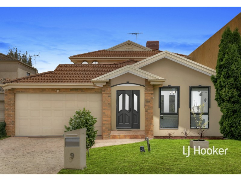 9 Lakeside Drive, Hidden Valley VIC 3756