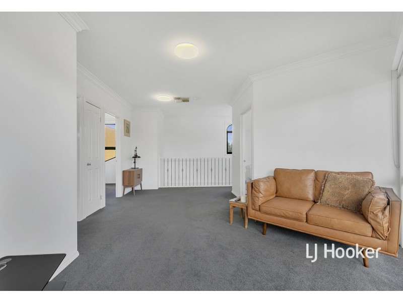 9 Lakeside Drive, Hidden Valley VIC 3756