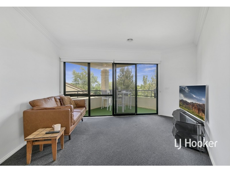 9 Lakeside Drive, Hidden Valley VIC 3756