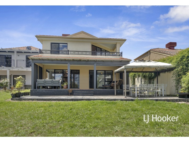 9 Lakeside Drive, Hidden Valley VIC 3756