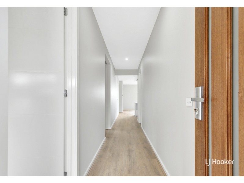 14 Hutch Avenue, Donnybrook VIC 3064