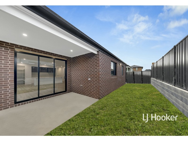 24 Egret Street, Beveridge VIC 3753