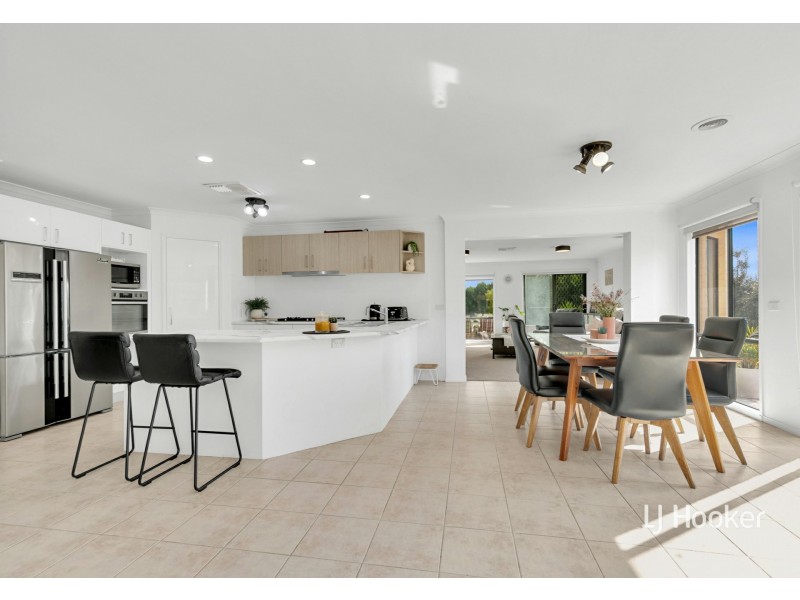 67 Valley Drive, Hidden Valley VIC 3756