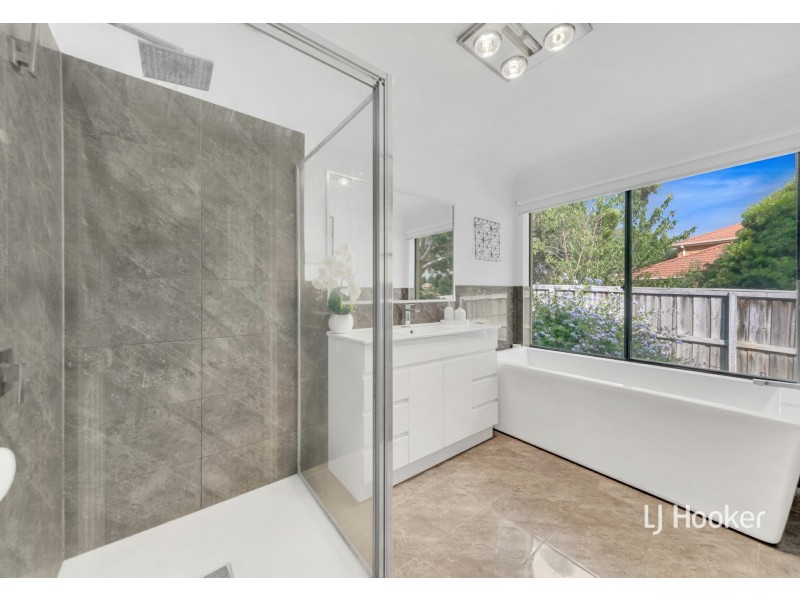 67 Valley Drive, Hidden Valley VIC 3756