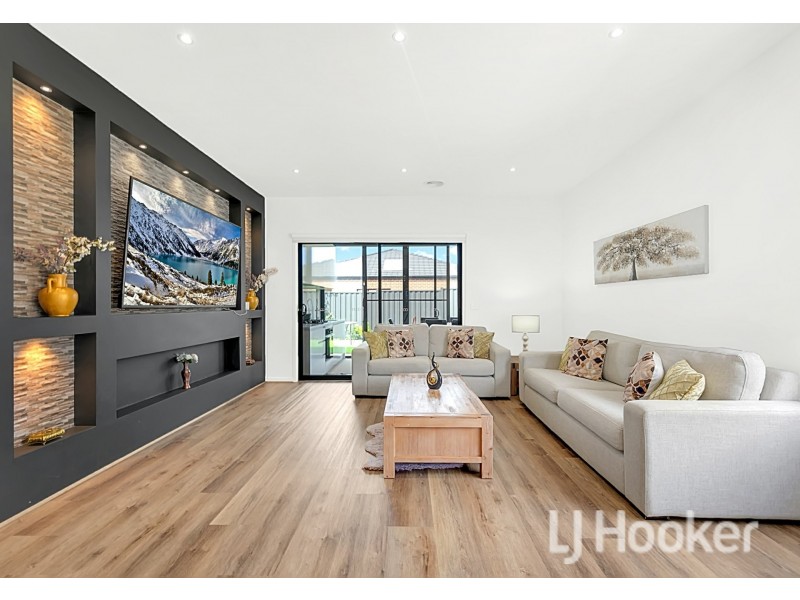 37 Appleberry Way, Wallan VIC 3756
