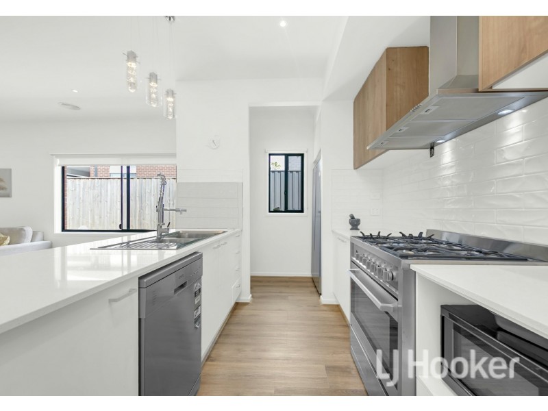 37 Appleberry Way, Wallan VIC 3756