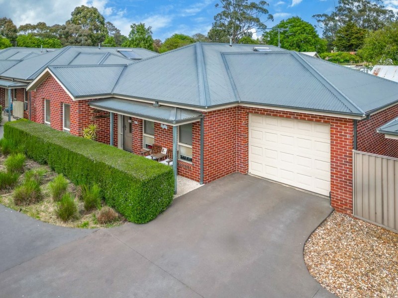 Unit 2/17 Stawell Street, Romsey VIC 3434