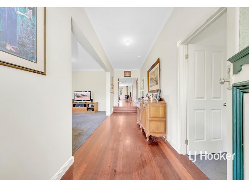 6 Bonnieview Court, Wandong VIC 3758