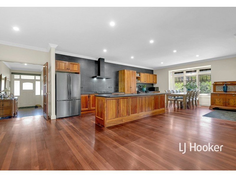 6 Bonnieview Court, Wandong VIC 3758