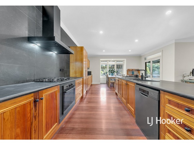 6 Bonnieview Court, Wandong VIC 3758