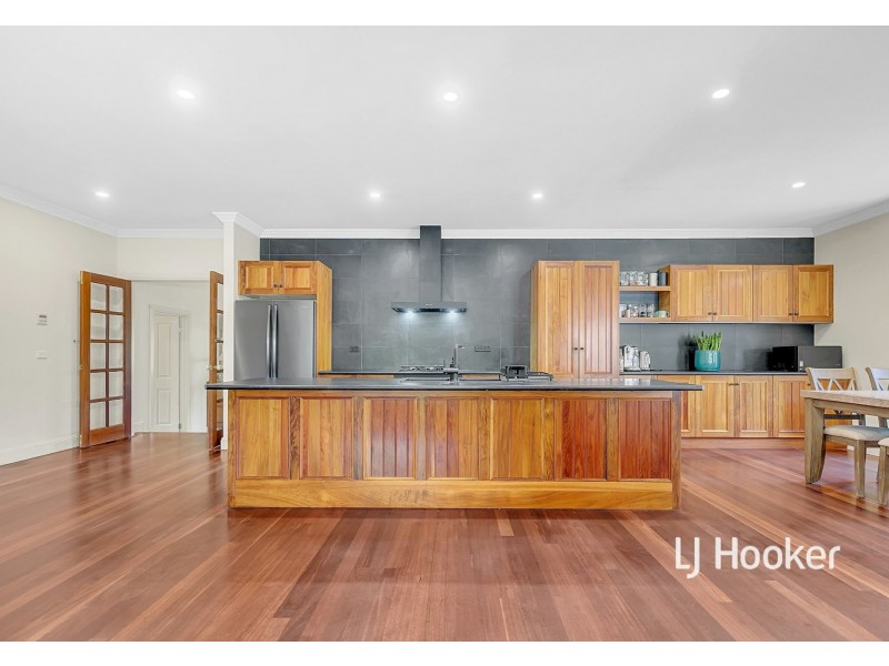 6 Bonnieview Court, Wandong VIC 3758