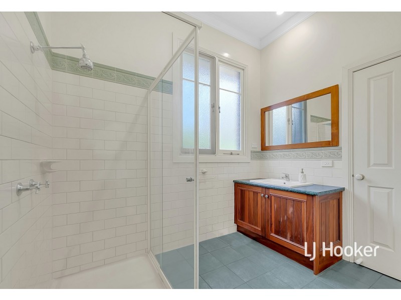 6 Bonnieview Court, Wandong VIC 3758