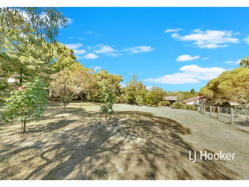 6 Bonnieview Court, Wandong VIC 3758