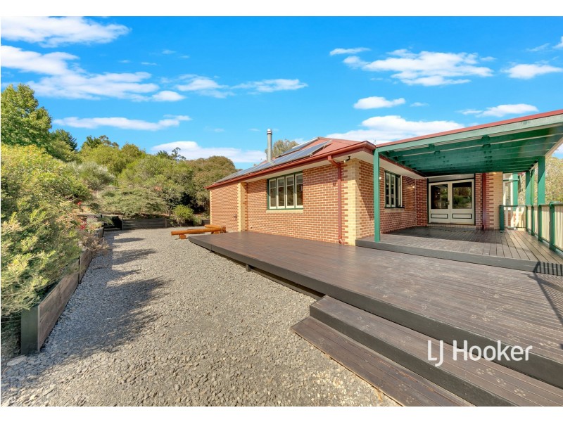 6 Bonnieview Court, Wandong VIC 3758