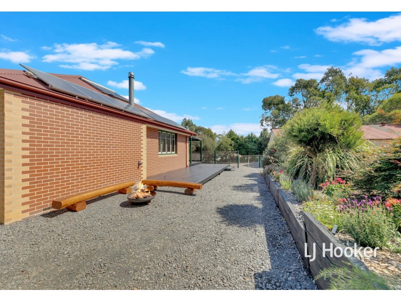 6 Bonnieview Court, Wandong VIC 3758