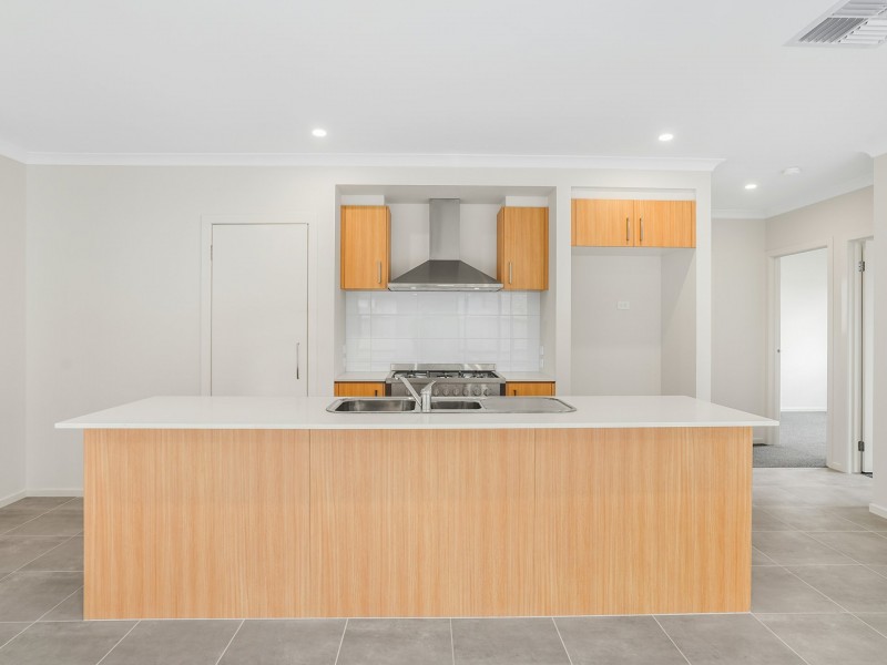 6 Freesia Drive, Wallan VIC 3756